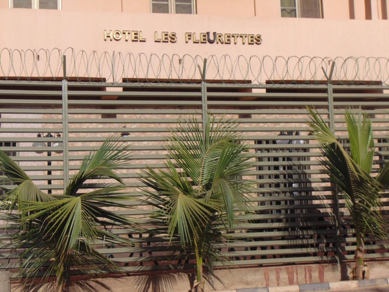 Hotel Les Fleurettes Ouagadougou Exteriör bild